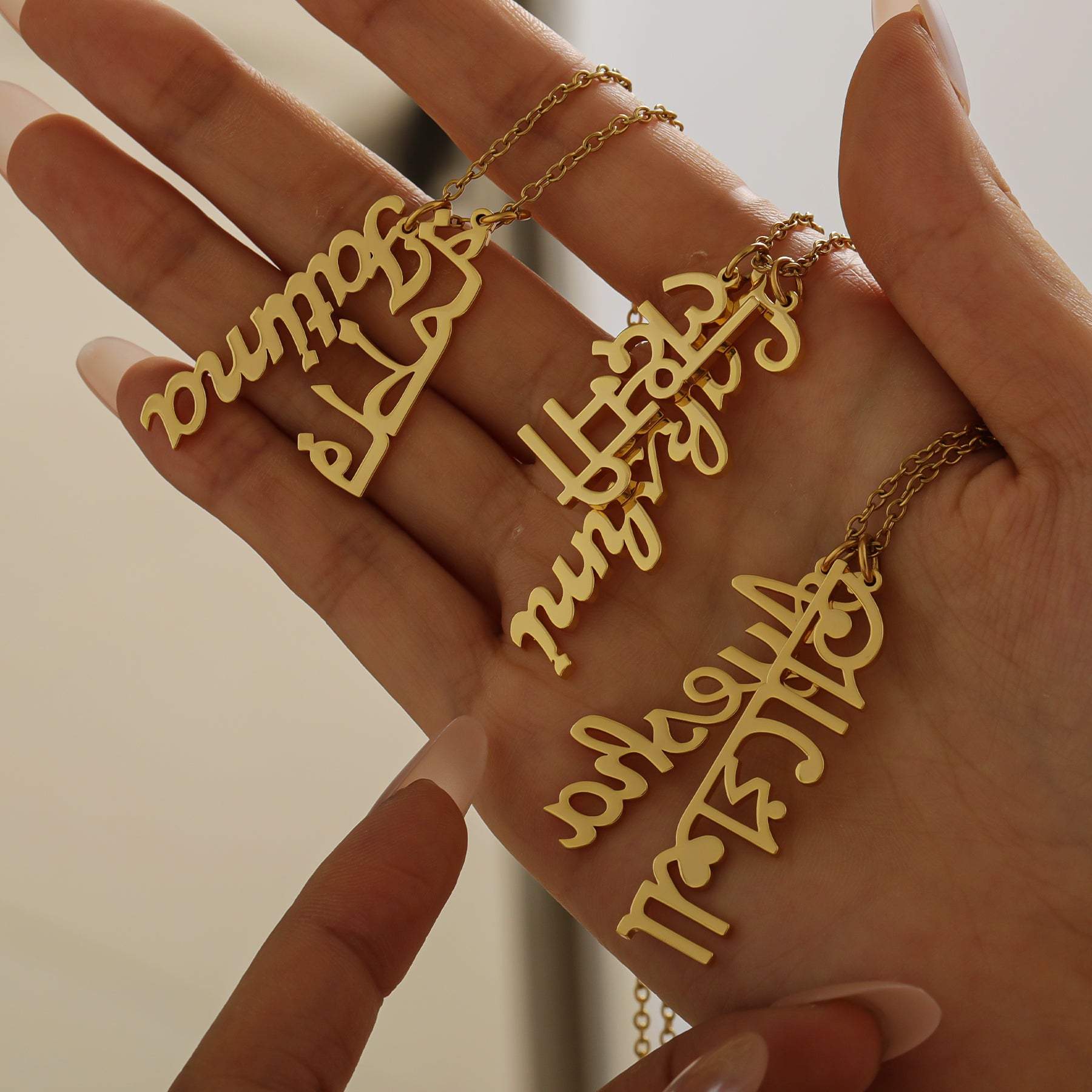 Custom Multi-Name Hanging Necklace - Nuriale