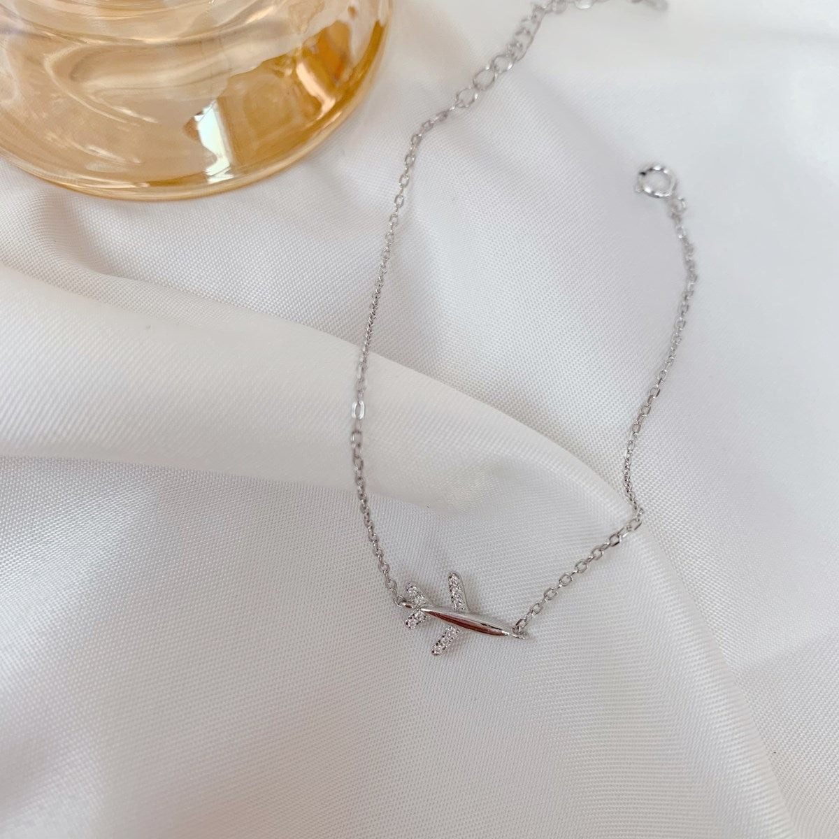 Airplane Charm Bracelet - Travel-Inspired Accessory | Nuriale