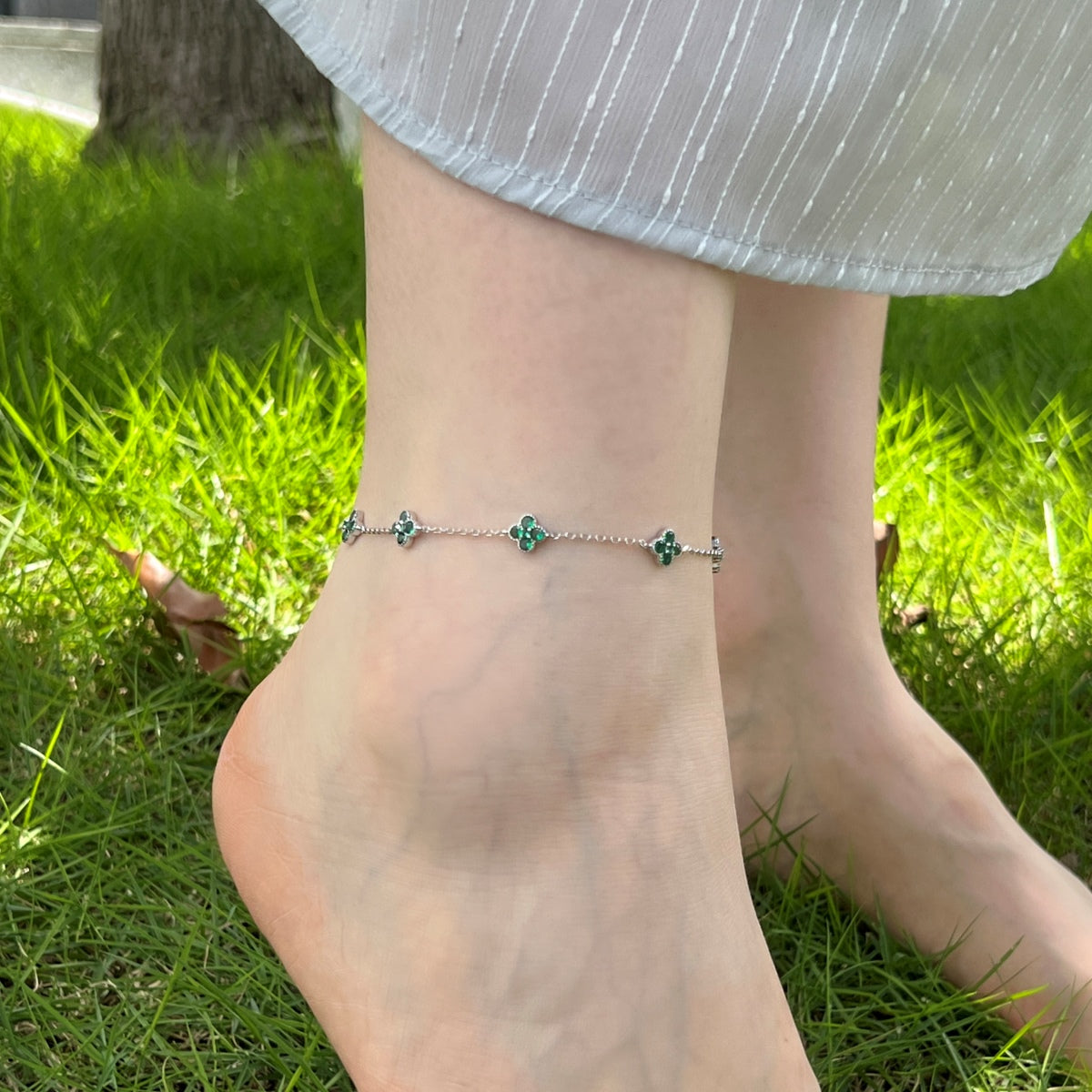 Emerald Accented Clover Anklet - Nuriale