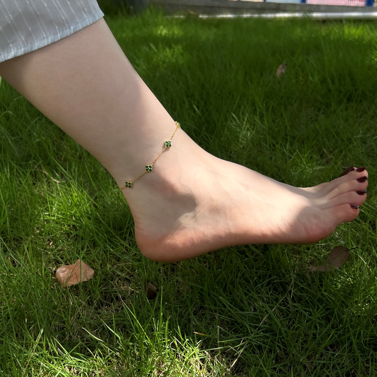 Emerald Accented Clover Anklet - Nuriale