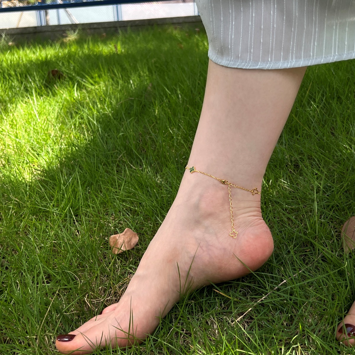Emerald Accented Clover Anklet - Nuriale