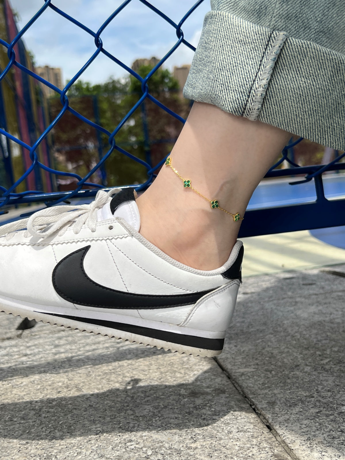 Emerald Accented Clover Anklet - Nuriale