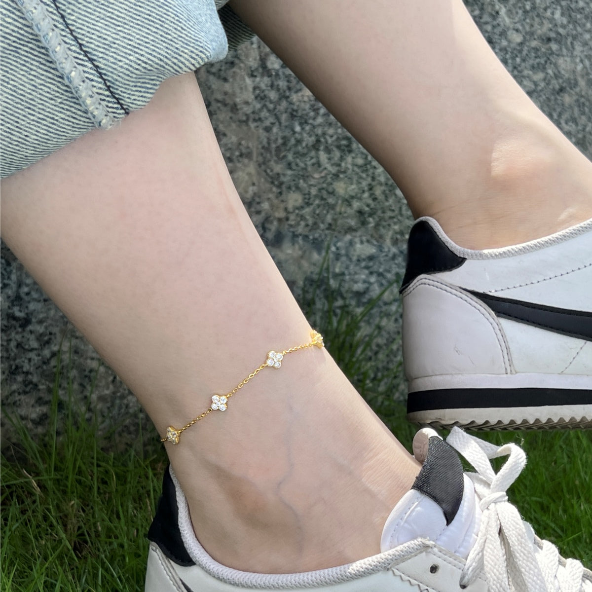 Diamond Accented Clover Anklet - Nuriale