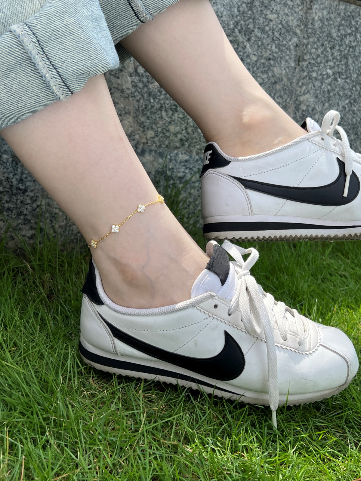 Diamond Accented Clover Anklet - Nuriale