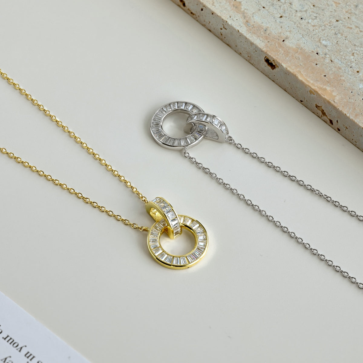 Interlocking Circle Necklace - Nuriale