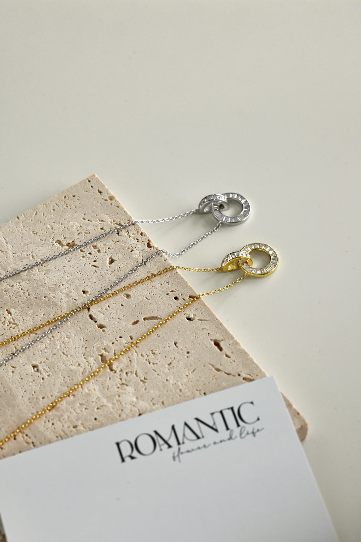 Interlocking Circle Necklace - Nuriale