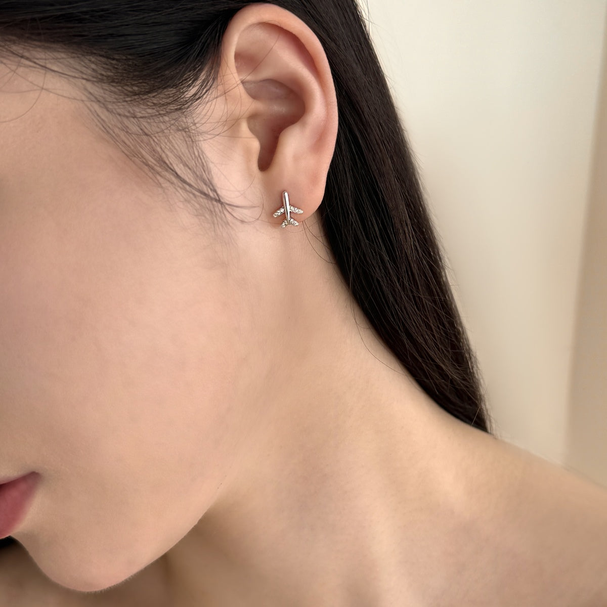 Airplane Earrings - Fun Aviation-Inspired Accessory | Nuriale
