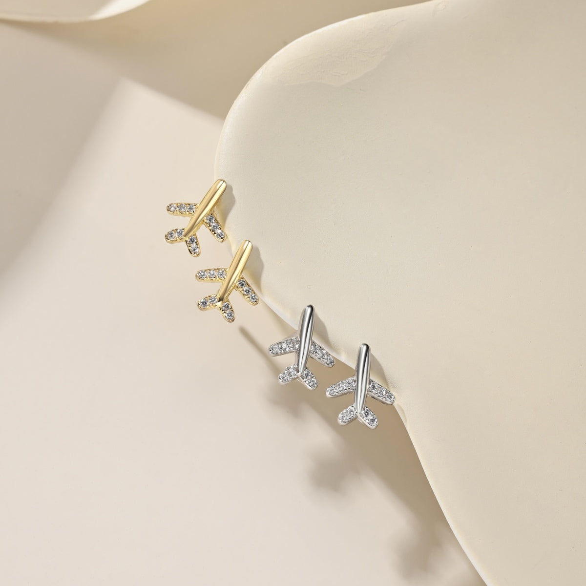Airplane Earrings - Fun Aviation-Inspired Accessory | Nuriale