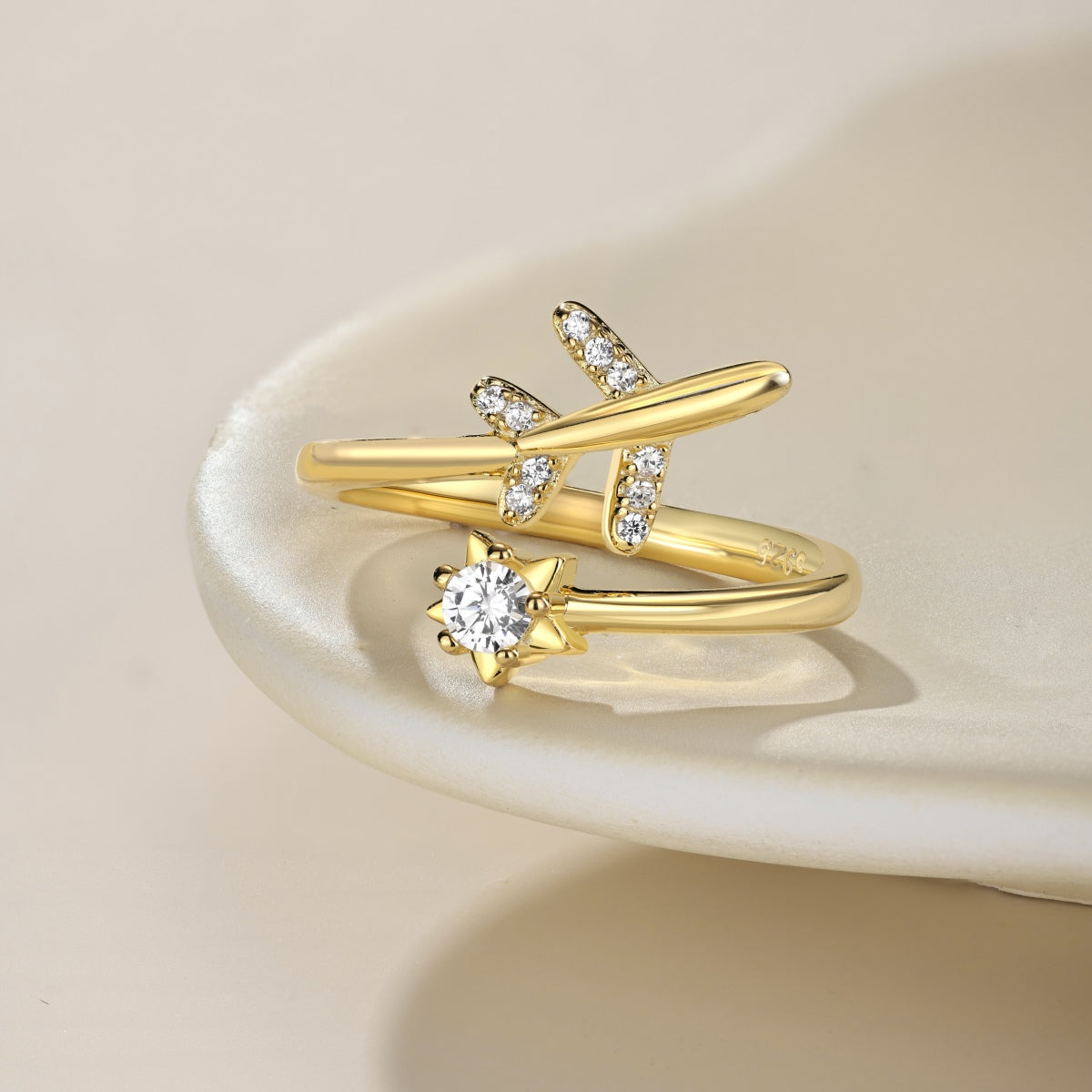 Airplane and Star Ring - Adjustable Chic Design | Nuriale