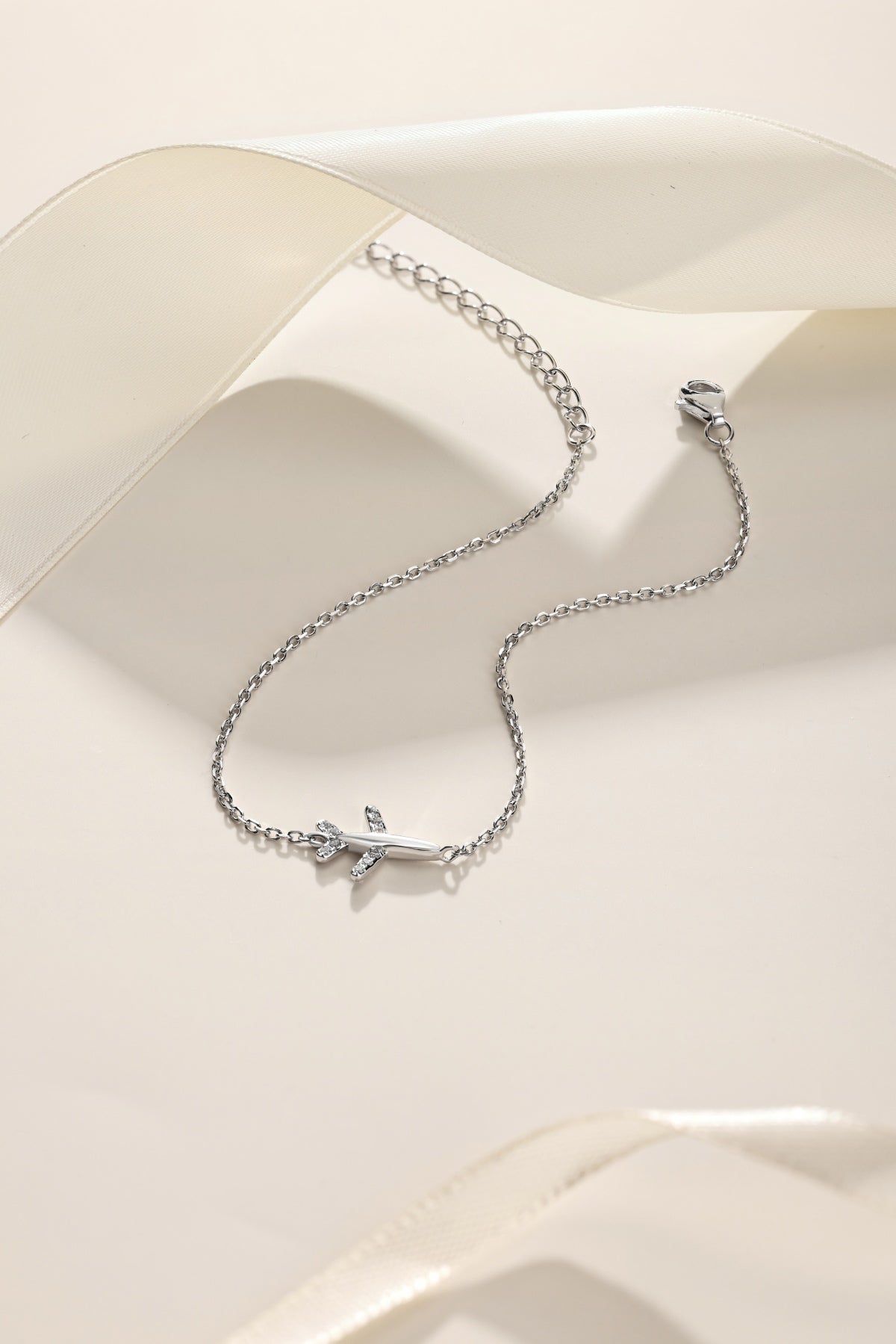 Airplane Charm Bracelet - Travel-Inspired Accessory | Nuriale