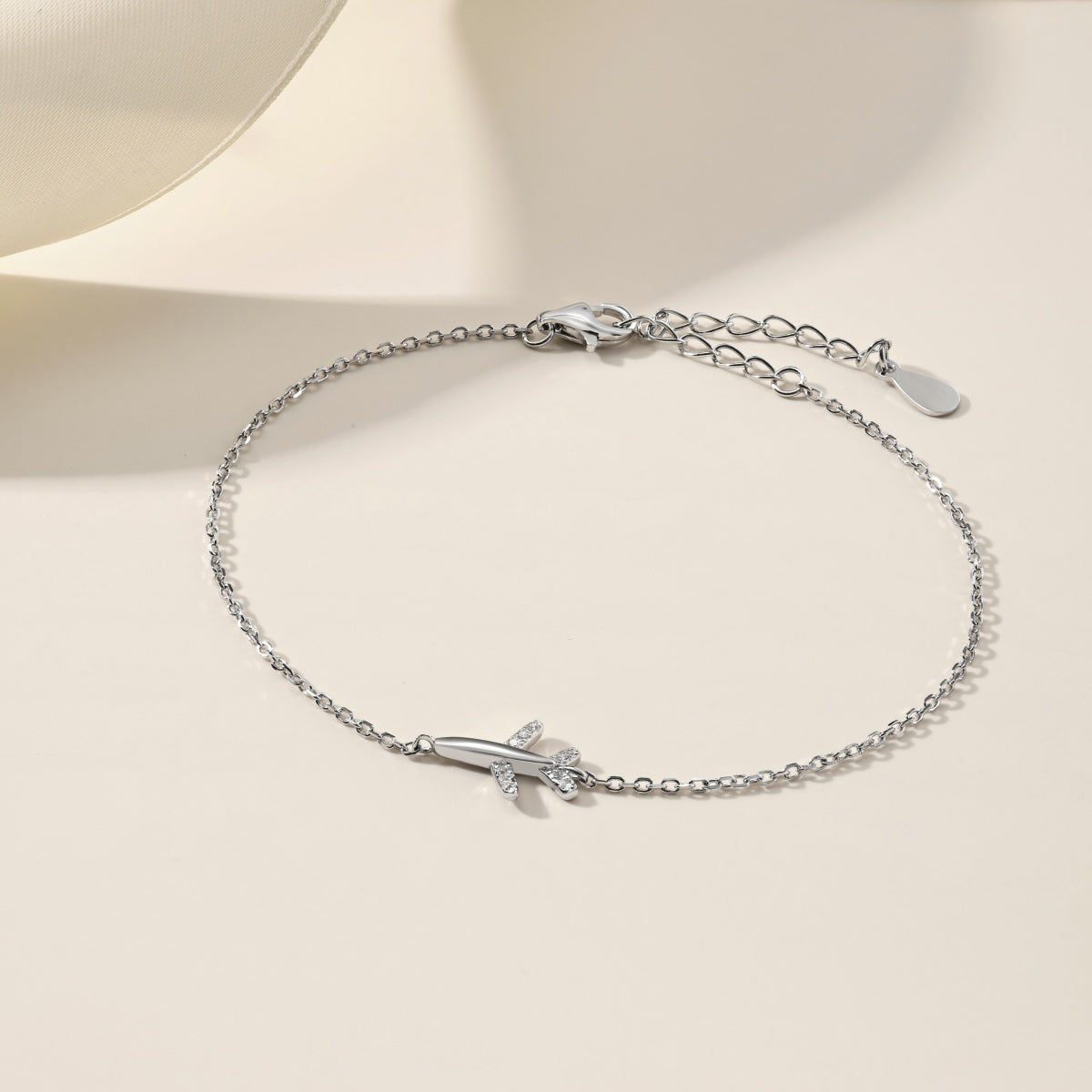 Airplane Charm Bracelet - Travel-Inspired Accessory | Nuriale