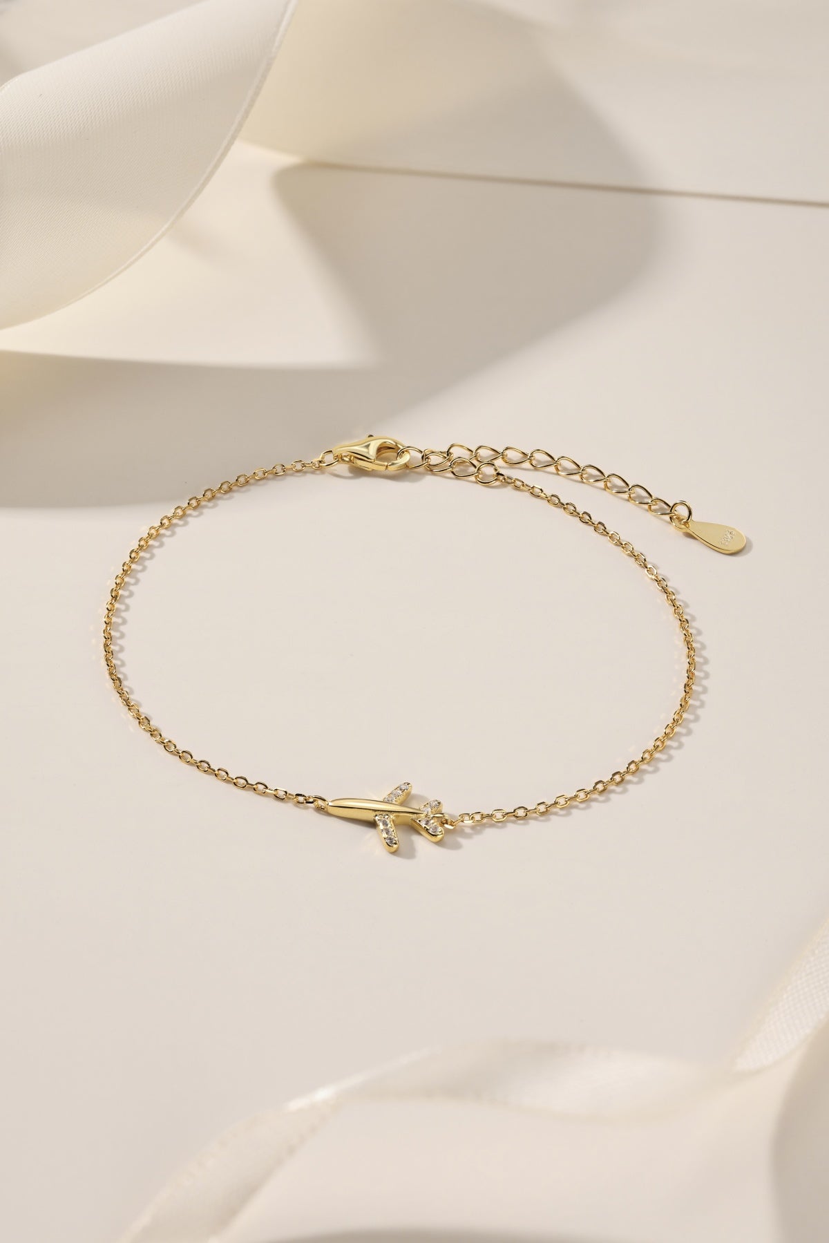 Airplane Charm Bracelet - Travel-Inspired Accessory | Nuriale