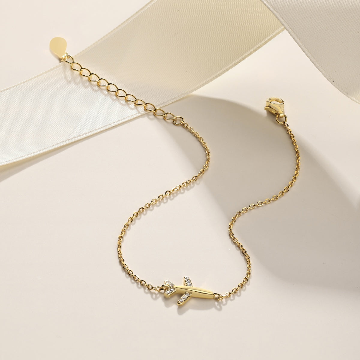 Airplane Charm Bracelet - Travel-Inspired Accessory | Nuriale