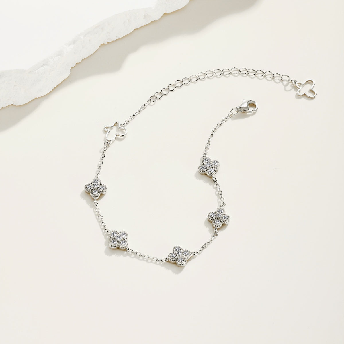Diamond Accent Clover Charm Bracelet - Nuriale