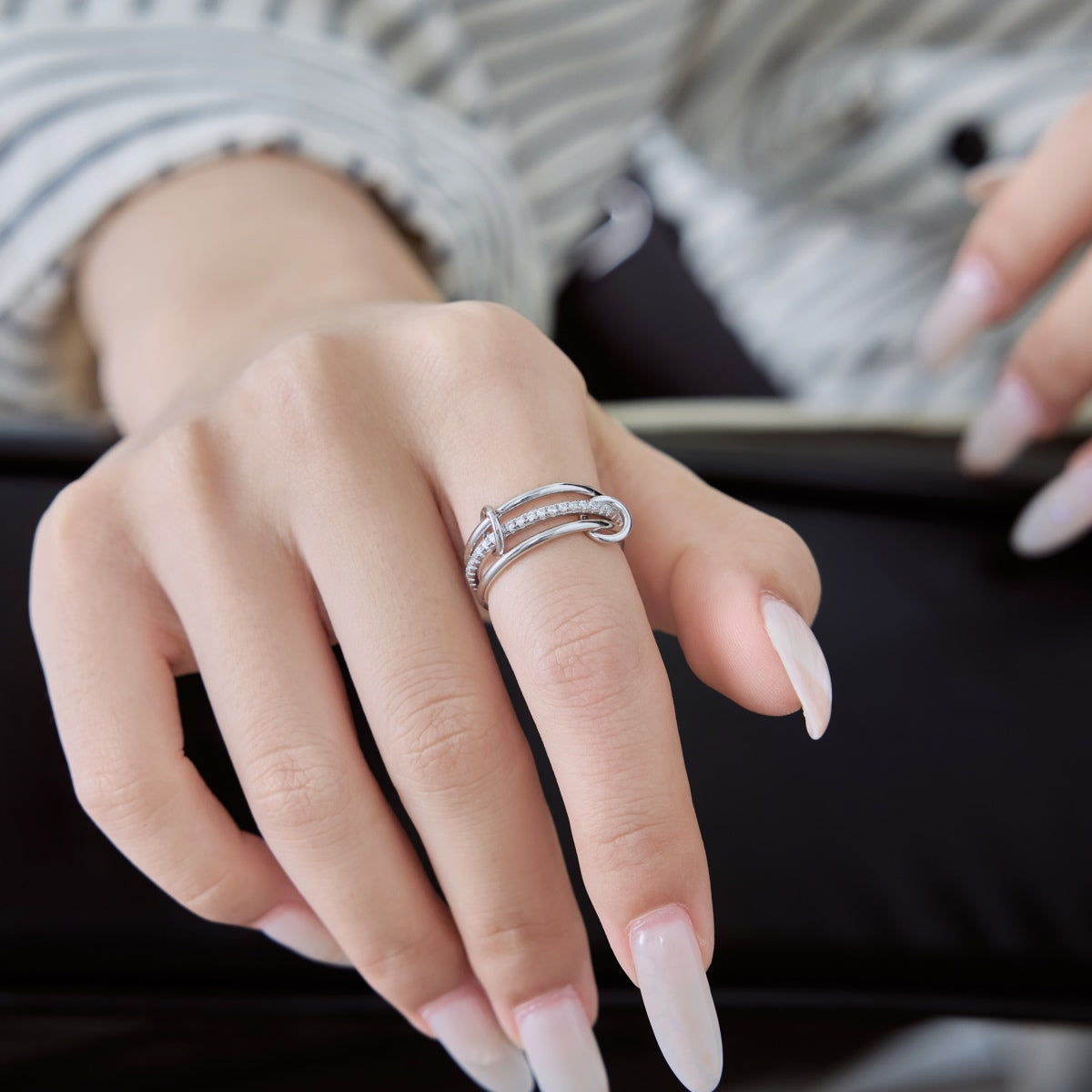 Interlocked Stack Ring - Nuriale