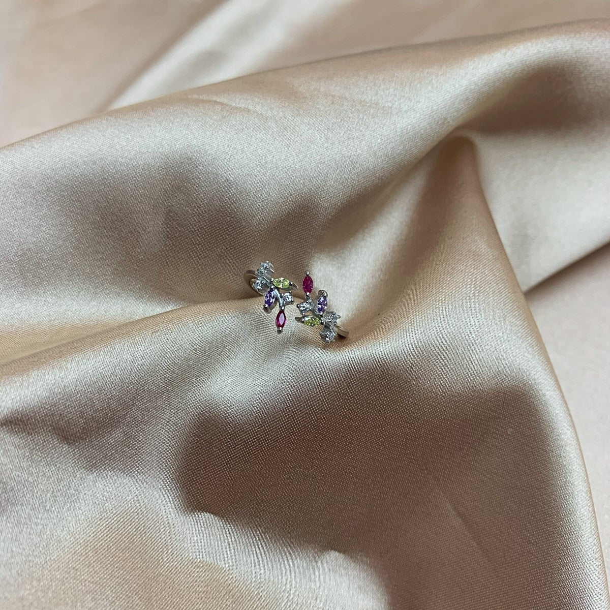 Rainbow Vibrant Gemstone Leaf Ring - Nuriale