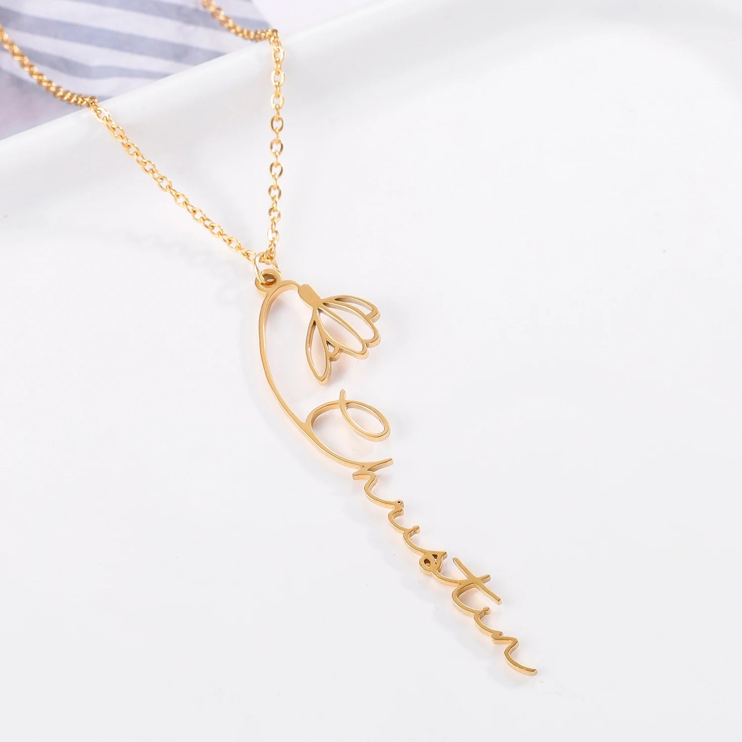 Birth Flower Name Necklace - Personalized Floral Jewelry | Nuriale