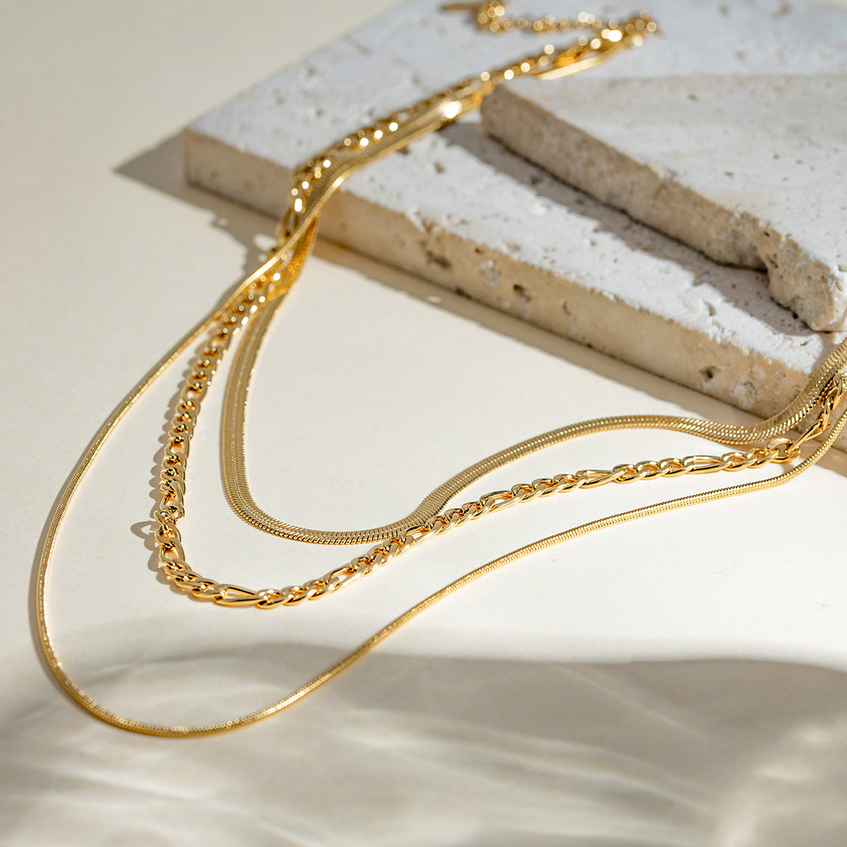 Elegant Chic Layered Necklace - Nuriale