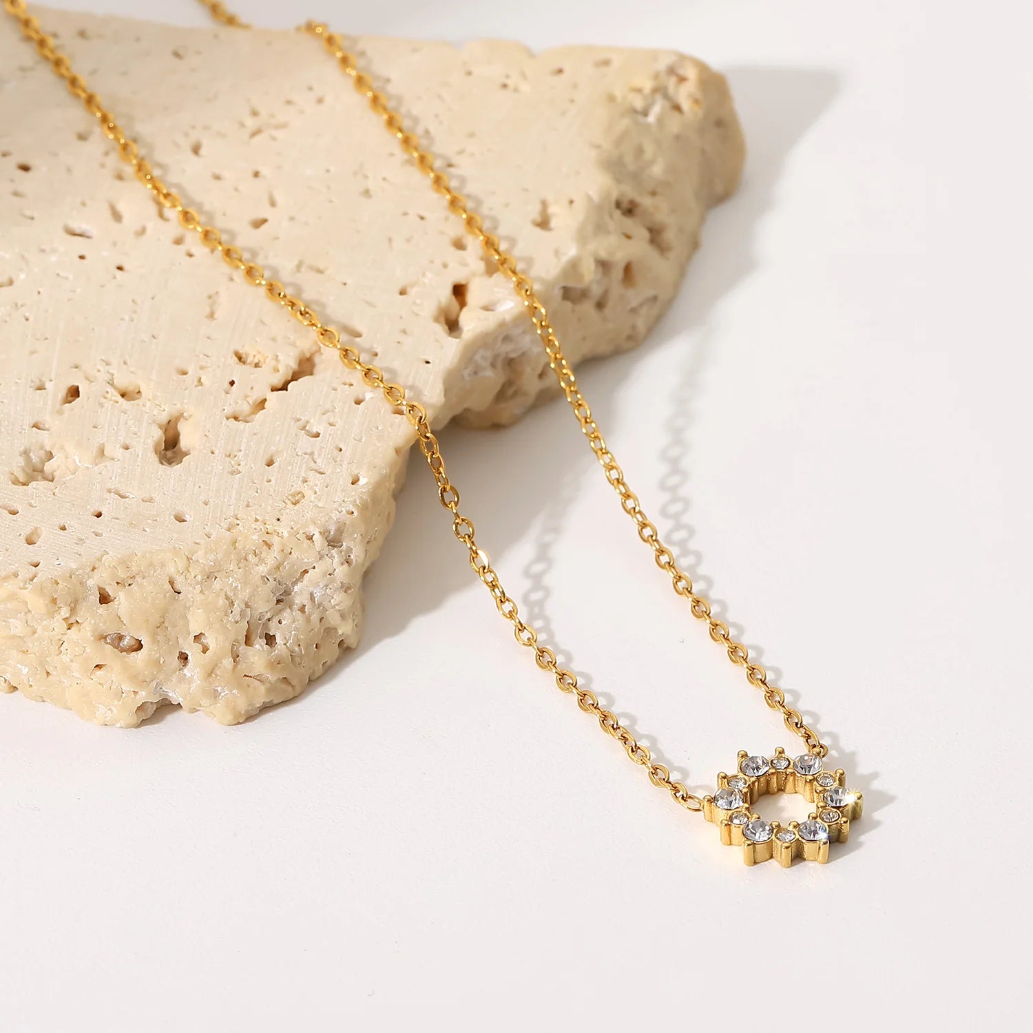 Dainty Crystal Shape Necklace - Nuriale