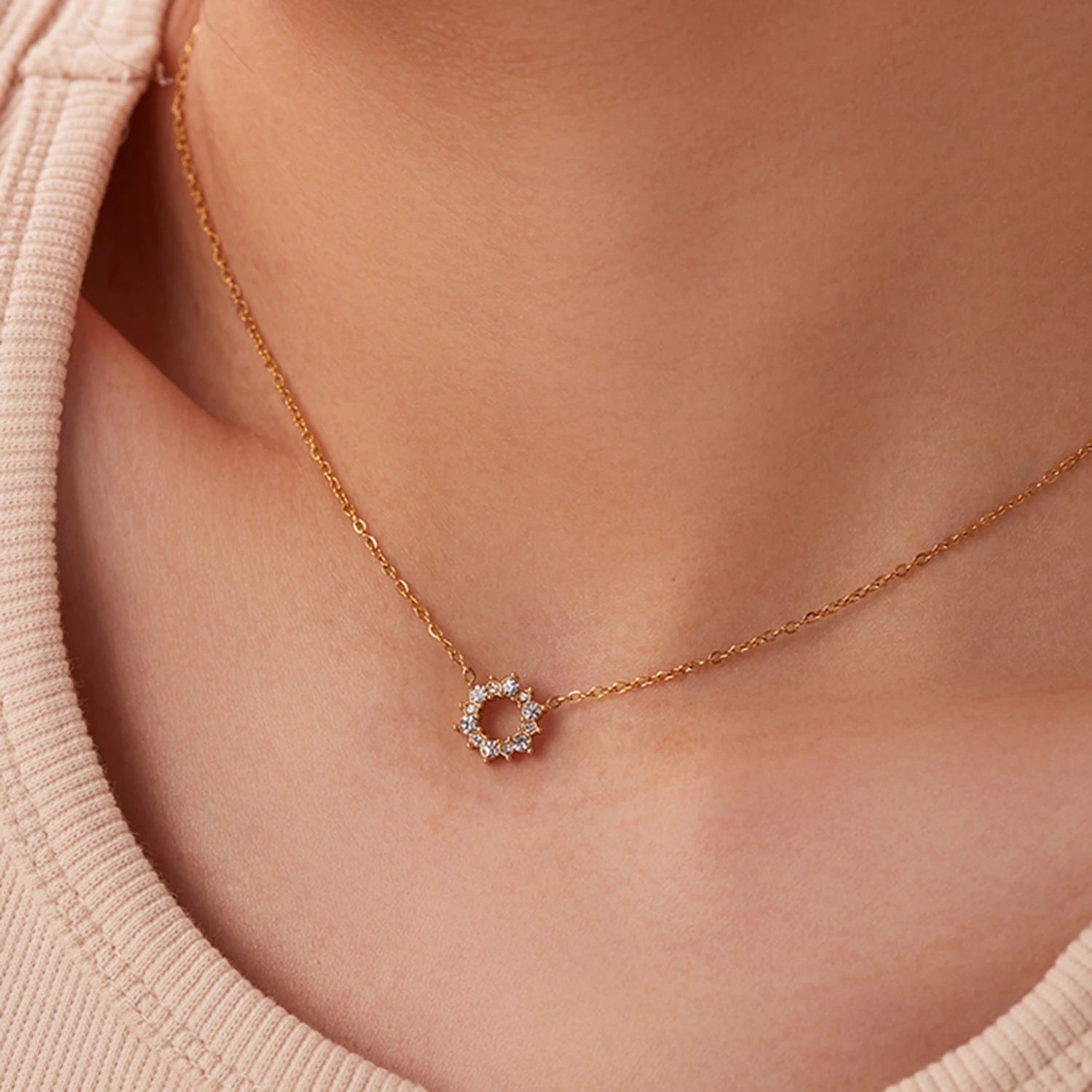 Dainty Crystal Shape Necklace - Nuriale