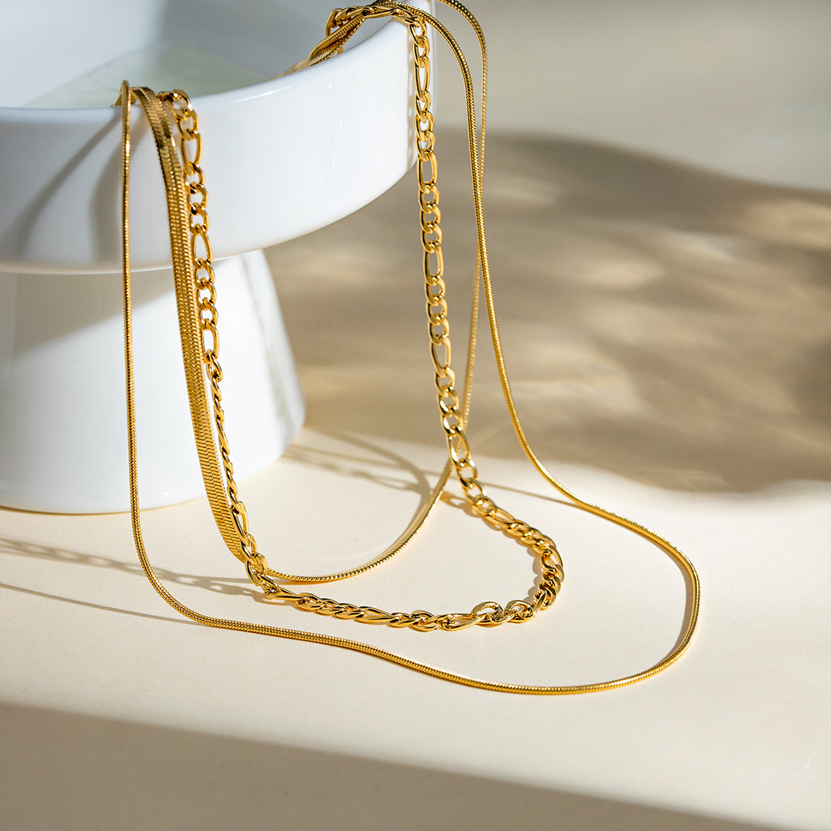 Elegant Chic Layered Necklace - Nuriale