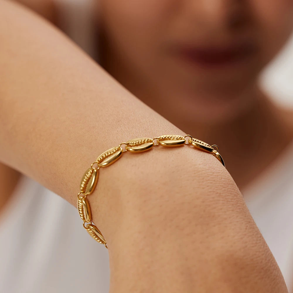 Cowrie Shell Bracelet - Nuriale