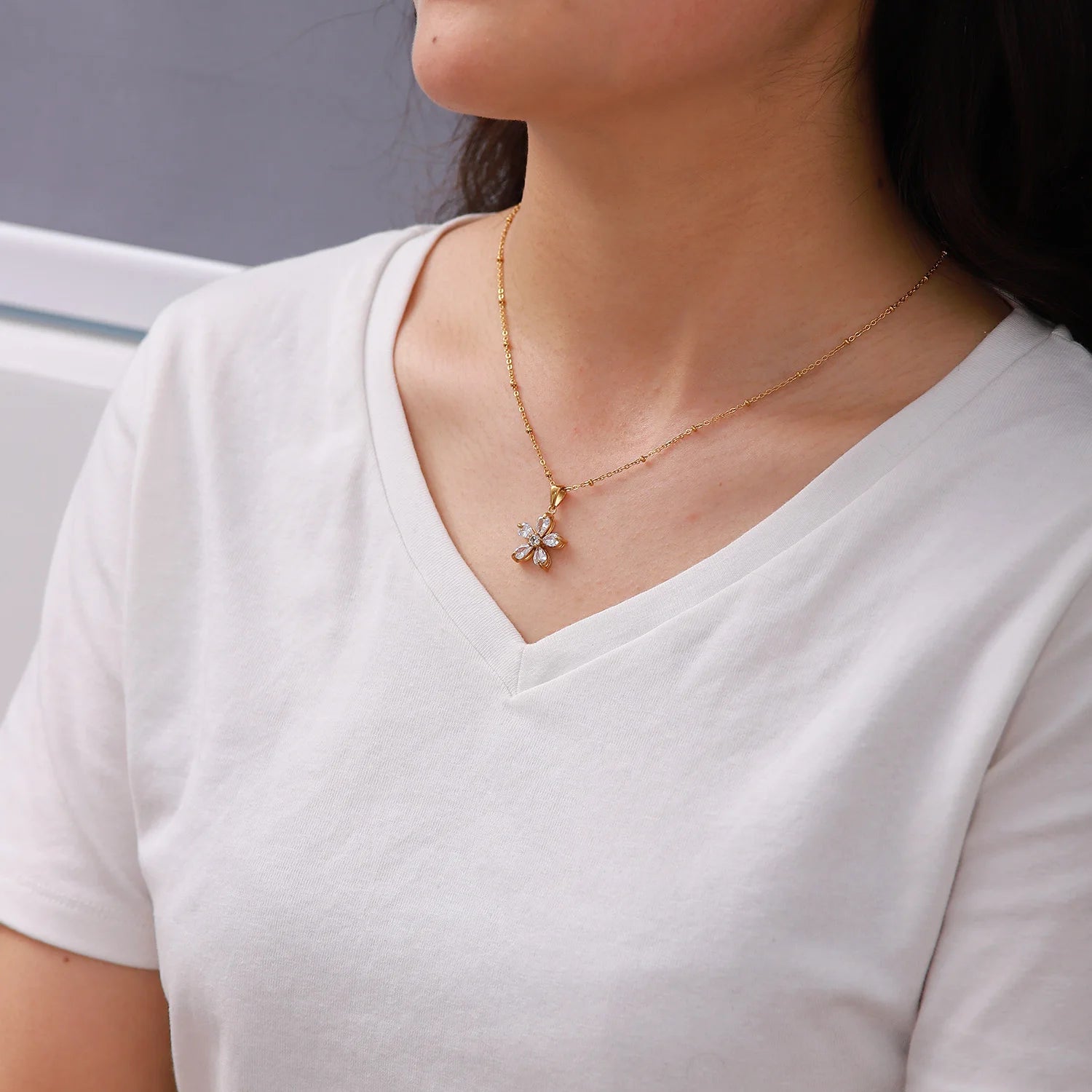 Zirconia Blossom Necklace - Nuriale