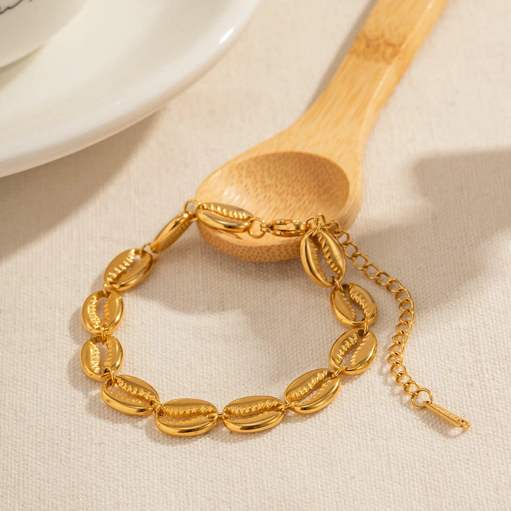 Cowrie Shell Bracelet - Nuriale