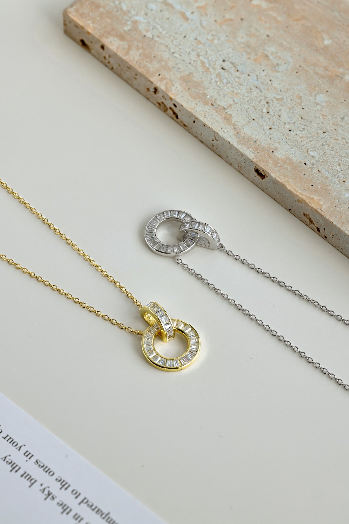 Interlocking Circle Necklace - Nuriale
