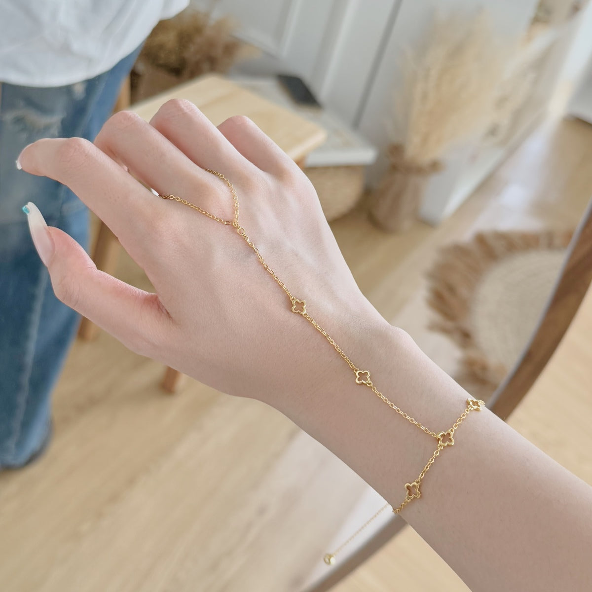 Cleef Hallow Hand Chain
