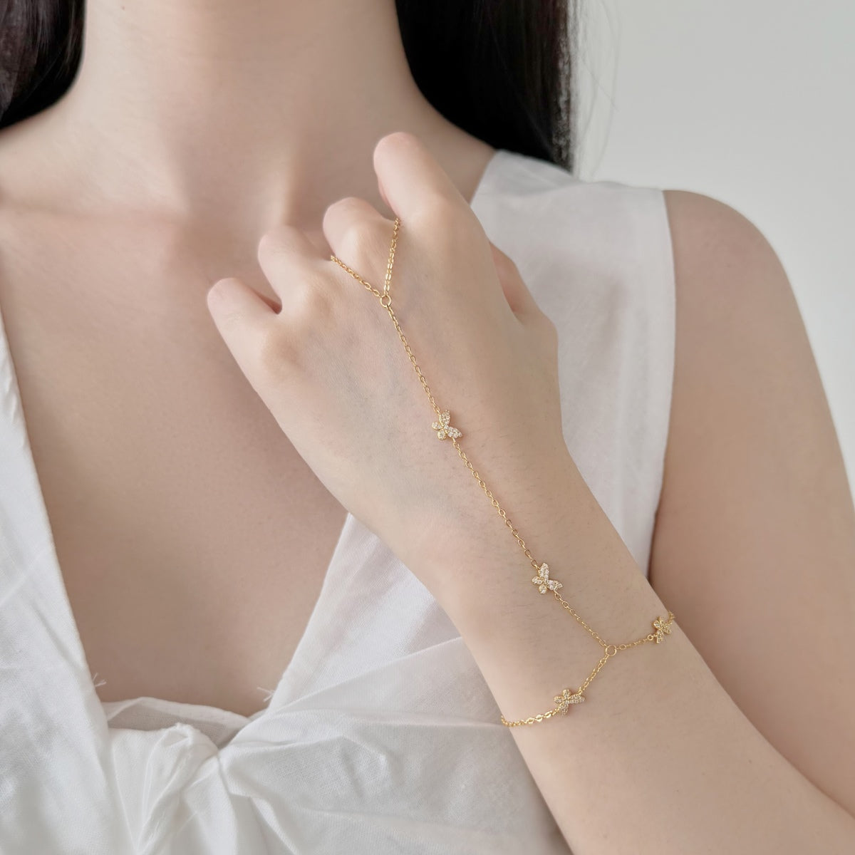 Butterfly Hand Chain - Nuriale