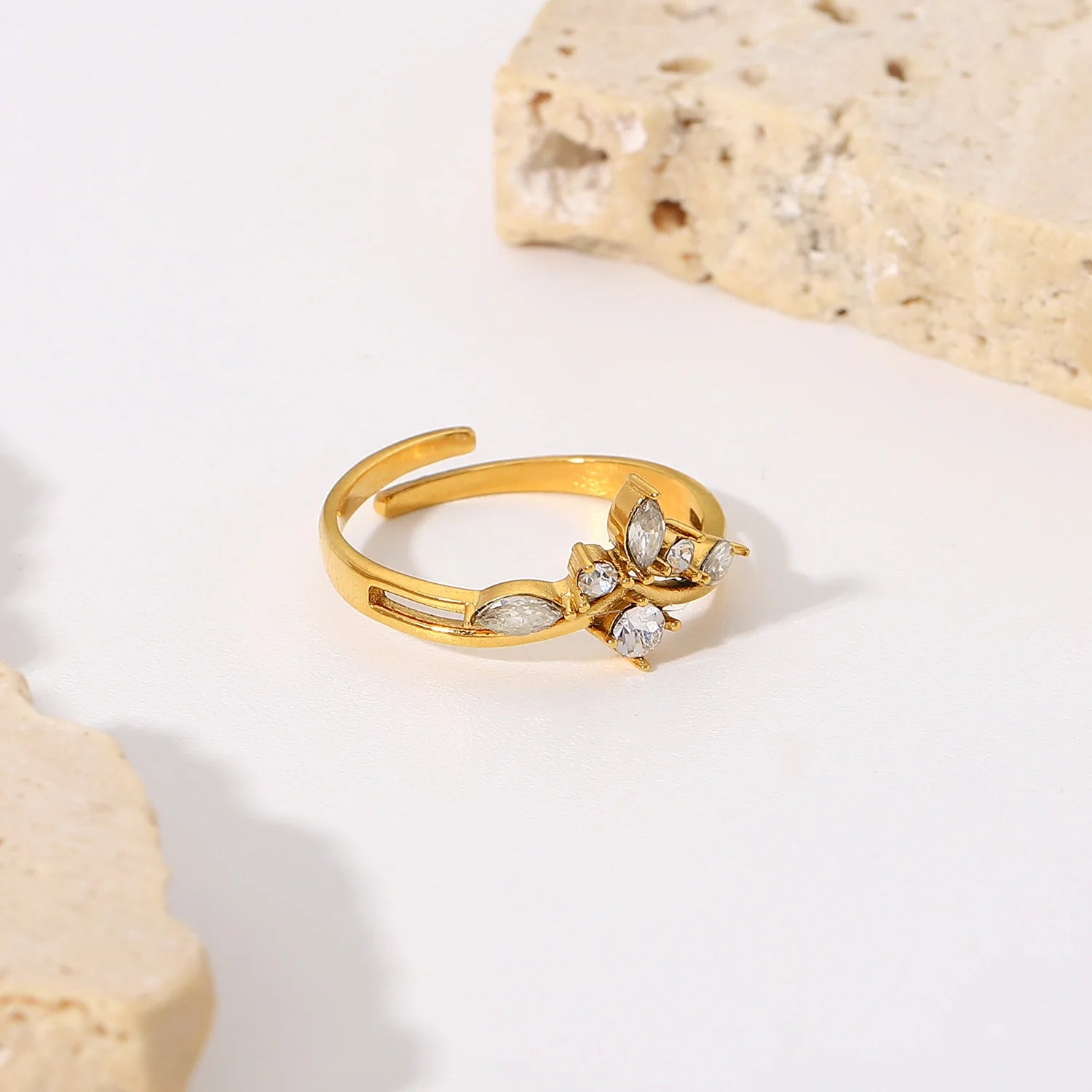 Blossom Sparkle Zirconia Ring - Elegant Floral Design | Nuriale